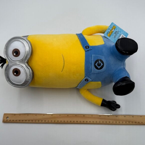 Universal Studios Park Exclusive Despicable Me Minion Kevin Plush 14in NWT Toy - Picture 11 of 11